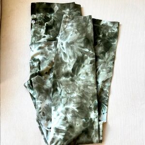 Lululemon HR Align leggings. Size 10. Green Tie-Dye Leggings. 28” long